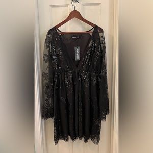 NWT BOOHOO BLACK PLUS FLORAL SEQUIN WRAP SKATER DRESS | SIZE 16
